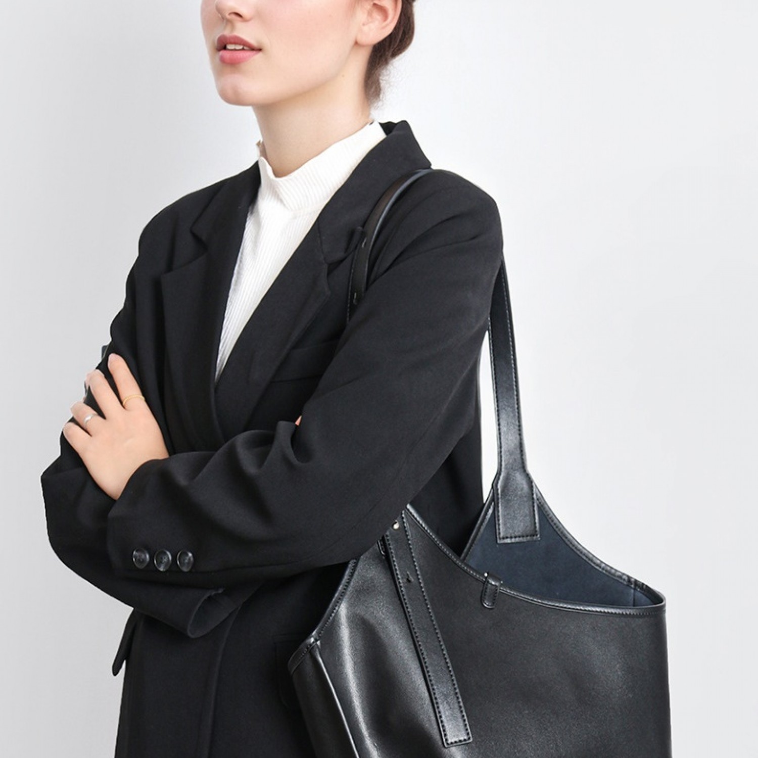 2025 New Single Shoulder Underarm Black Bag