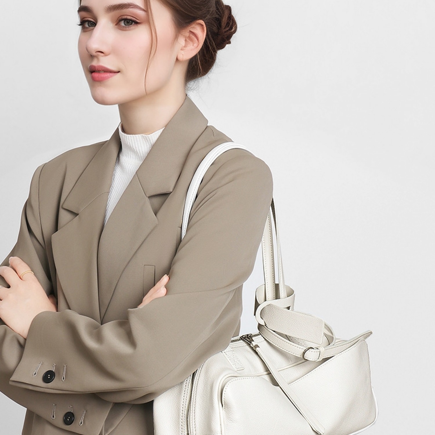 2025 New Boston Shoulder White Bag